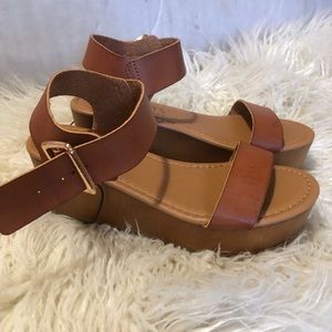 Sandals little bit platform